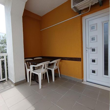 Studio Apartmani Marinella Baška Voda Oda fotoğraf