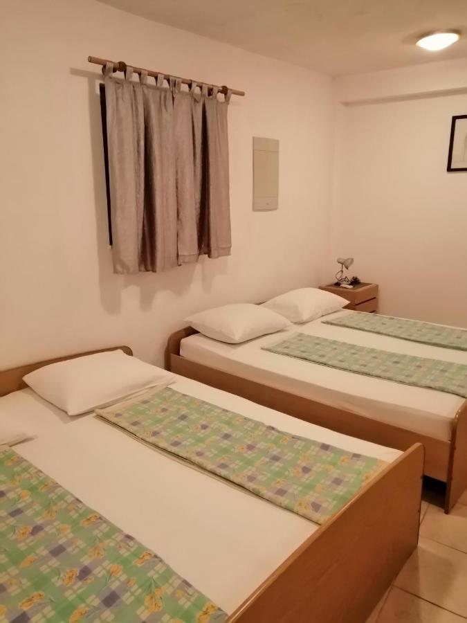 Studio Apartmani Marinella Baška Voda Oda fotoğraf