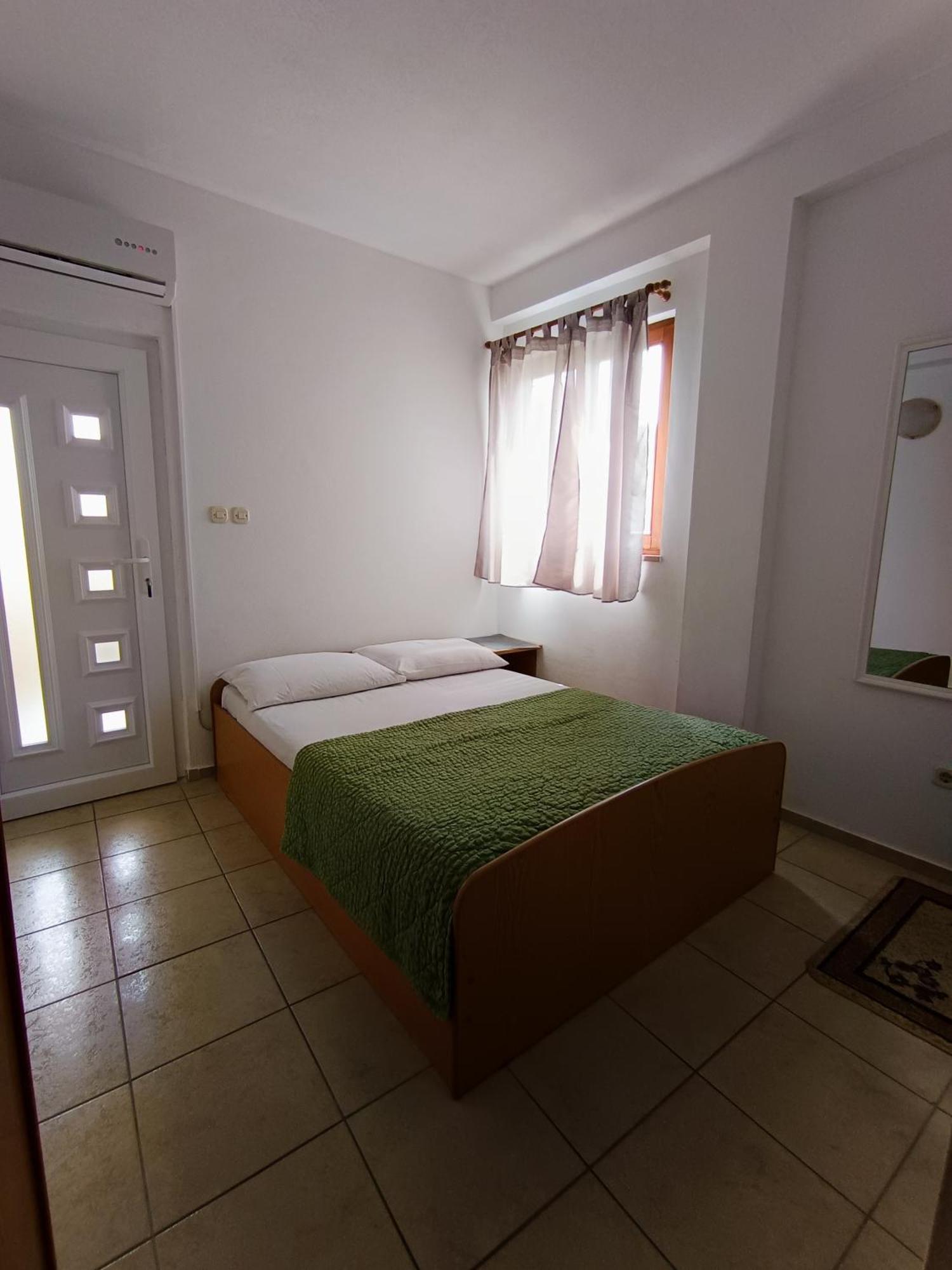 Studio Apartmani Marinella Baška Voda Oda fotoğraf