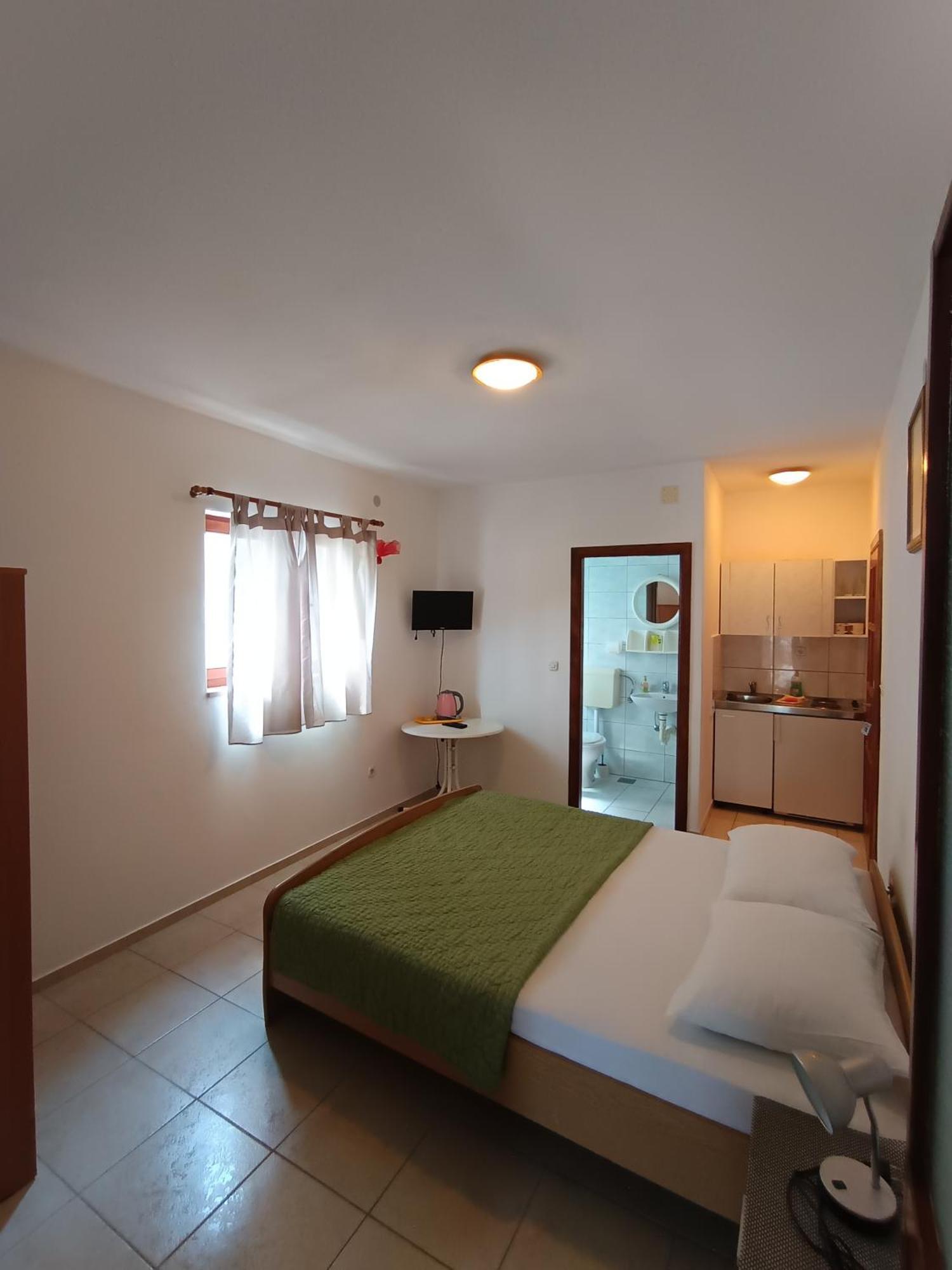 Studio Apartmani Marinella Baška Voda Oda fotoğraf