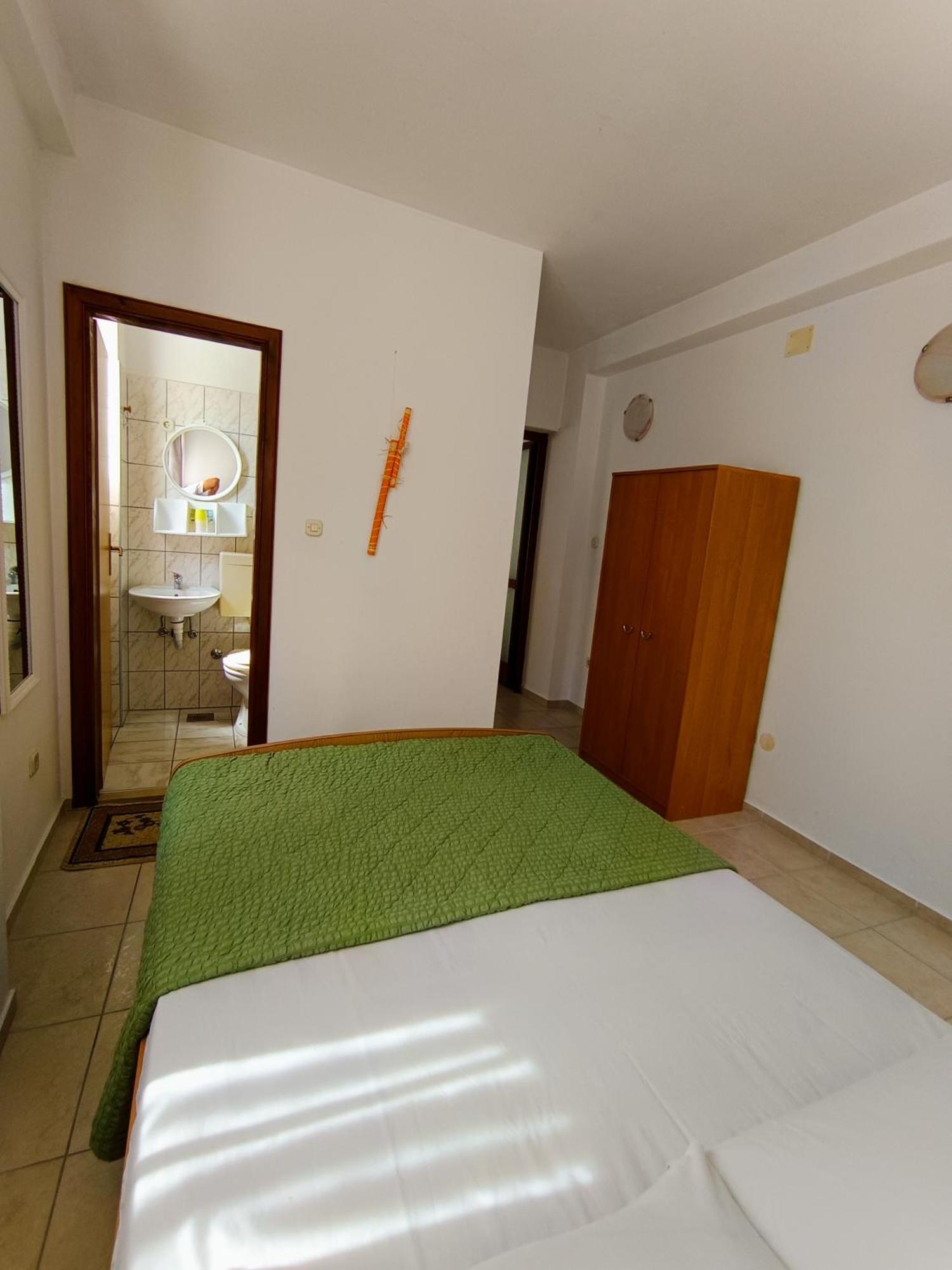 Studio Apartmani Marinella Baška Voda Oda fotoğraf